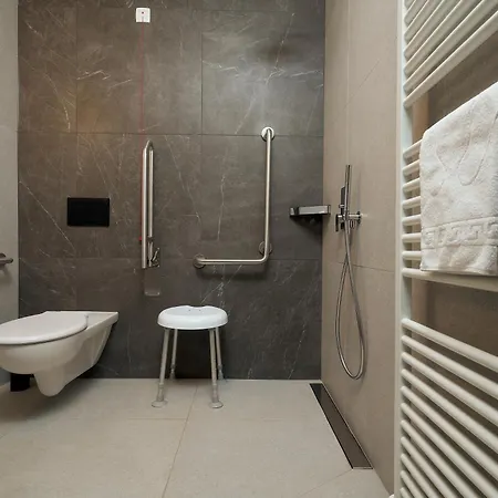 The Hotel 4*