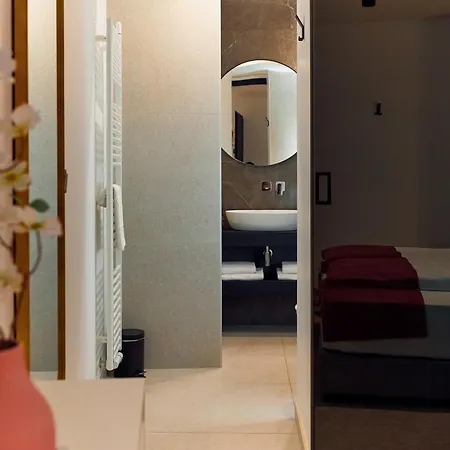 The Hotel 4*